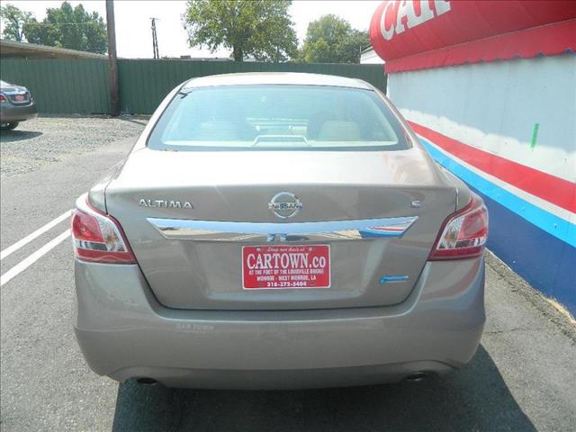 2013 Nissan Altima Unknown