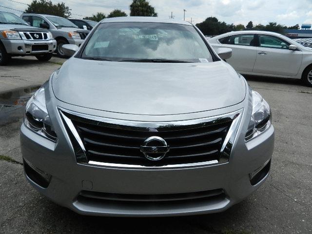 2013 Nissan Altima Crew-short-slt-classic-6.6l Diesel-4wd-1 Owner