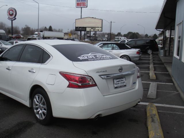 2013 Nissan Altima Pickupslt Quad Cab SWB 4WD 4x4 Truck