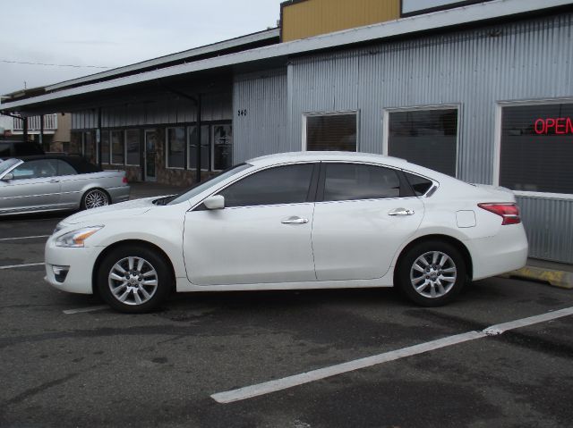 2013 Nissan Altima Pickupslt Quad Cab SWB 4WD 4x4 Truck