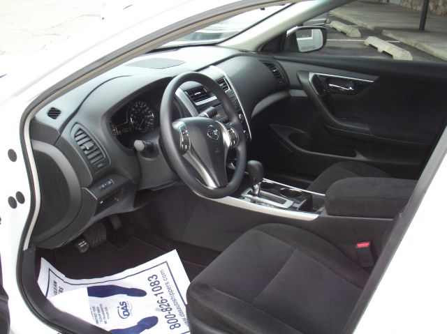 2013 Nissan Altima Pickupslt Quad Cab SWB 4WD 4x4 Truck