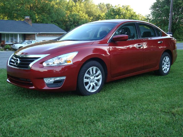 2013 Nissan Altima Pickupslt Quad Cab SWB 4WD 4x4 Truck