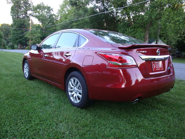 2013 Nissan Altima Pickupslt Quad Cab SWB 4WD 4x4 Truck