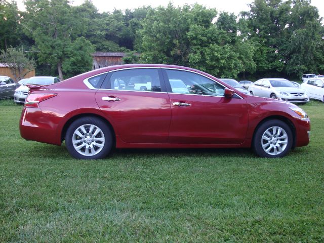 2013 Nissan Altima Pickupslt Quad Cab SWB 4WD 4x4 Truck
