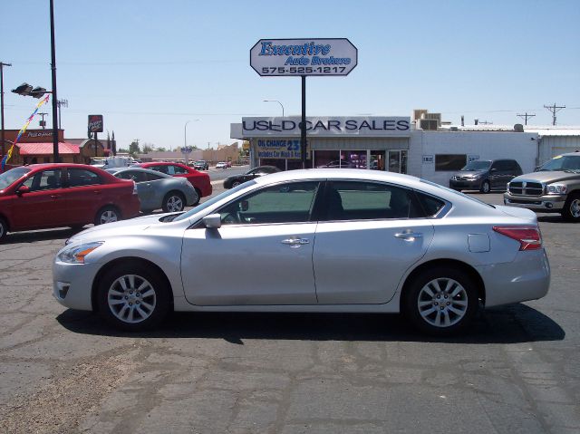 2013 Nissan Altima Pickupslt Quad Cab SWB 4WD 4x4 Truck