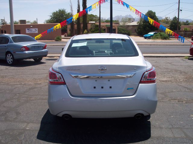 2013 Nissan Altima Pickupslt Quad Cab SWB 4WD 4x4 Truck