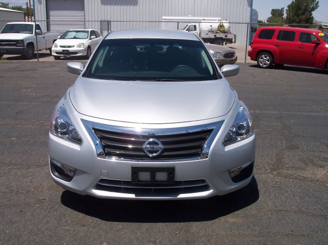 2013 Nissan Altima Pickupslt Quad Cab SWB 4WD 4x4 Truck