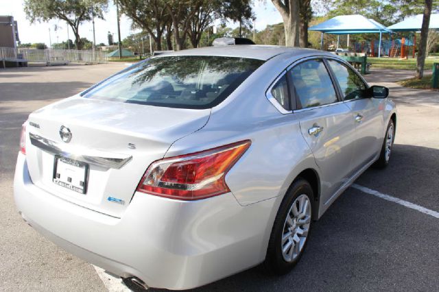 2013 Nissan Altima Pickupslt Quad Cab SWB 4WD 4x4 Truck