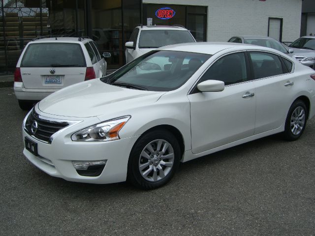 2013 Nissan Altima Pickupslt Quad Cab SWB 4WD 4x4 Truck