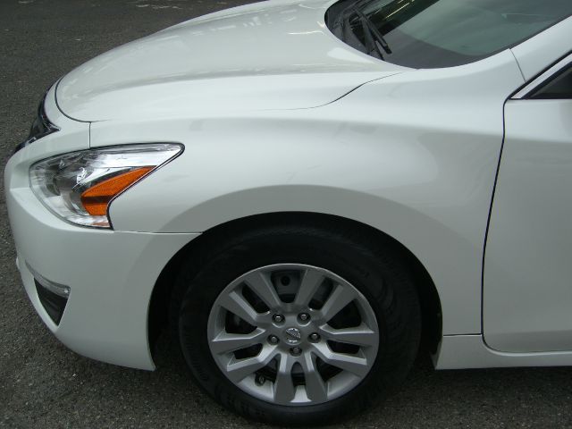 2013 Nissan Altima Pickupslt Quad Cab SWB 4WD 4x4 Truck