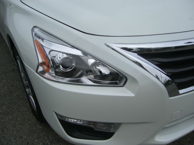 2013 Nissan Altima Pickupslt Quad Cab SWB 4WD 4x4 Truck