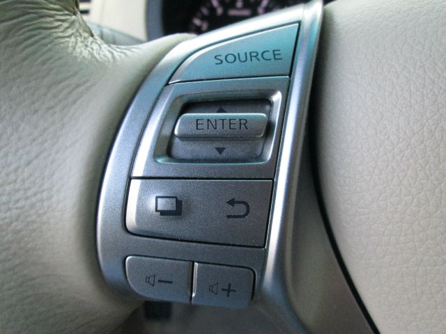 2013 Nissan Altima Crew-short-slt-classic-6.6l Diesel-4wd-1 Owner