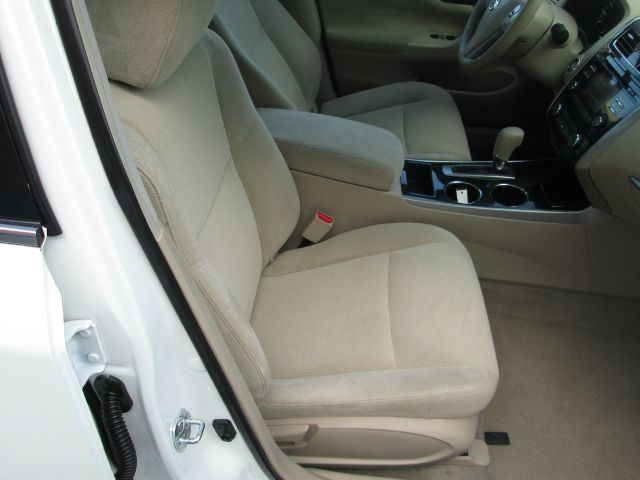 2013 Nissan Altima Crew-short-slt-classic-6.6l Diesel-4wd-1 Owner