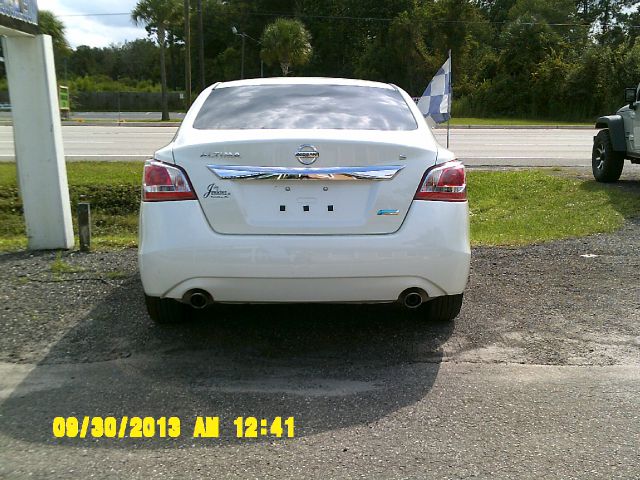 2013 Nissan Altima Pickupslt Quad Cab SWB 4WD 4x4 Truck