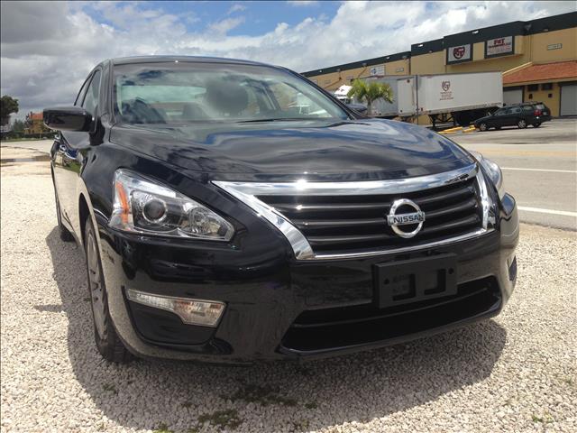 2013 Nissan Altima Pickupslt Quad Cab SWB 4WD 4x4 Truck