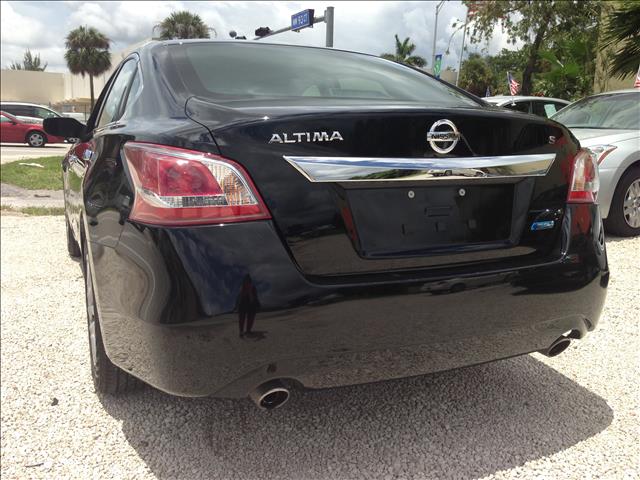 2013 Nissan Altima Pickupslt Quad Cab SWB 4WD 4x4 Truck