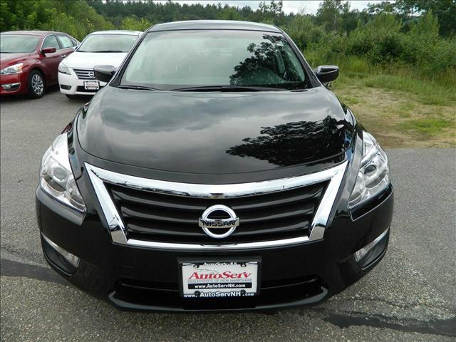 2013 Nissan Altima 4x4 Truck