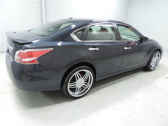 2014 Nissan Altima 15