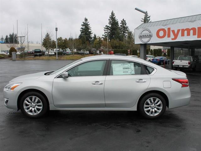 2014 Nissan Altima GS-R