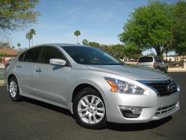2014 Nissan Altima Pickupslt Quad Cab SWB 4WD 4x4 Truck