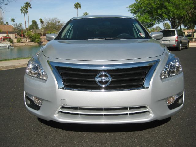 2014 Nissan Altima Pickupslt Quad Cab SWB 4WD 4x4 Truck
