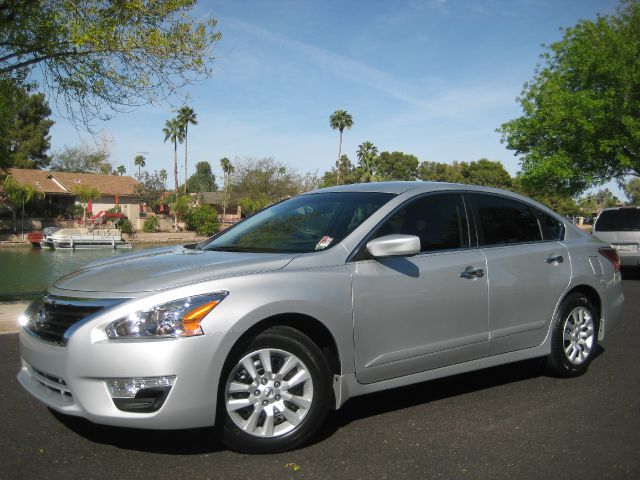 2014 Nissan Altima Pickupslt Quad Cab SWB 4WD 4x4 Truck