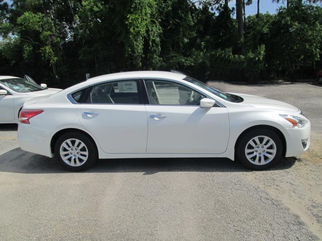 2014 Nissan Altima Pickupslt Quad Cab SWB 4WD 4x4 Truck