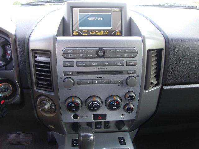 2006 Nissan Armada 4dr Sdn 2.6L AWD