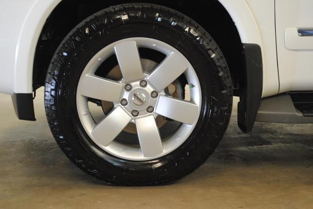 2010 Nissan Armada 4WD 4dr SUV Alpha