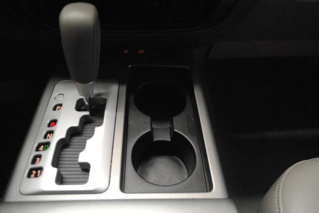 2010 Nissan Armada 4WD 4dr SUV Alpha