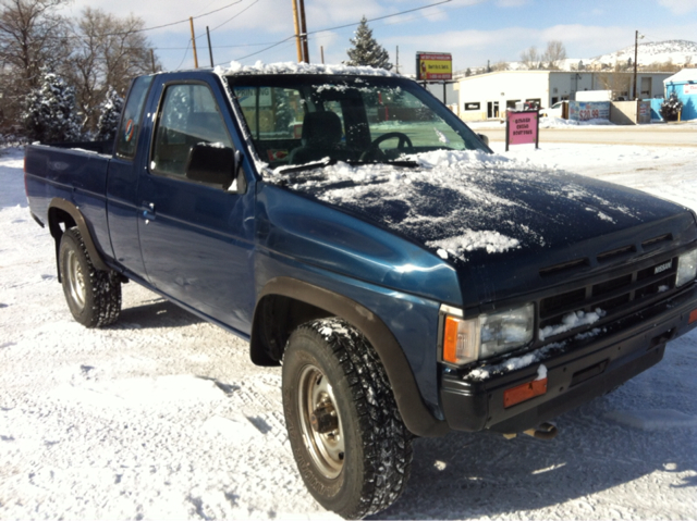 1989 Nissan D12 Crewcab LT