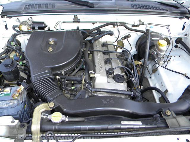 1998 Nissan Frontier LT Extended Minivan 4D