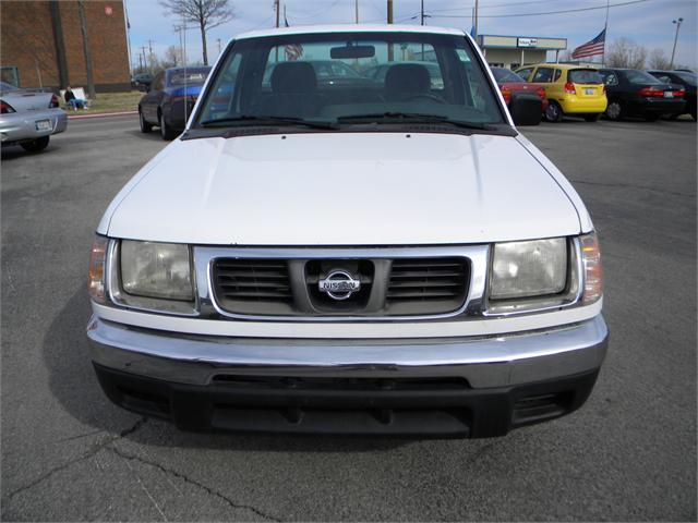 1998 Nissan Frontier LT Extended Minivan 4D