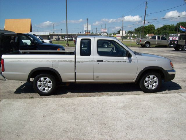 1998 Nissan Frontier SE 2WD