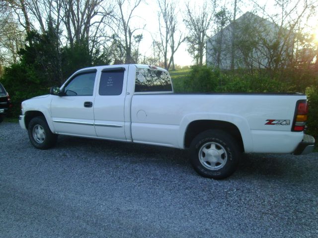 1998 Nissan Frontier SLE - Sunroof 4x4 At Brook