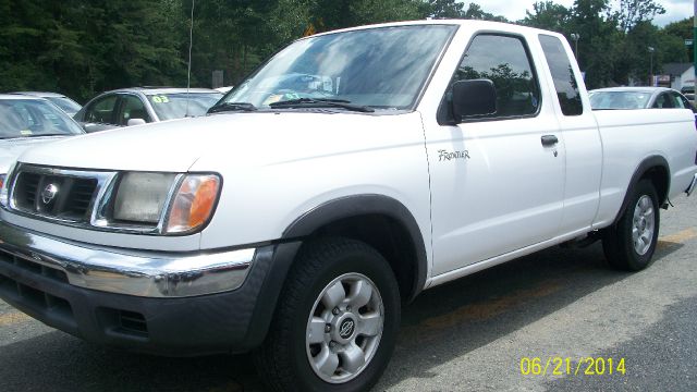1998 Nissan Frontier SE 2WD