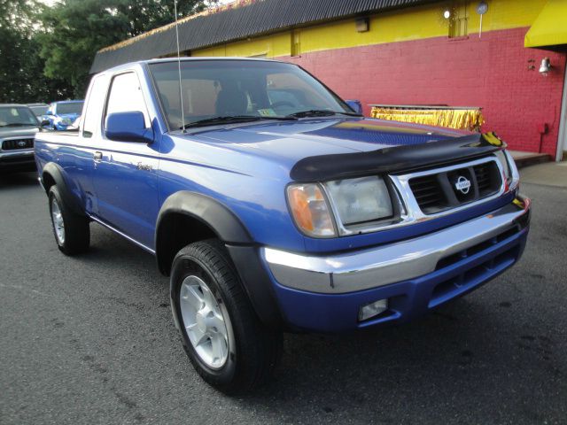 1999 Nissan Frontier FWD CX LTD Avail