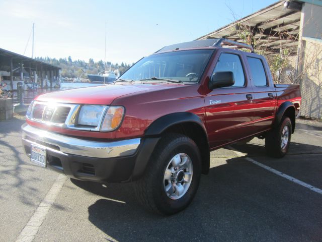 2000 Nissan Frontier SE 2WD
