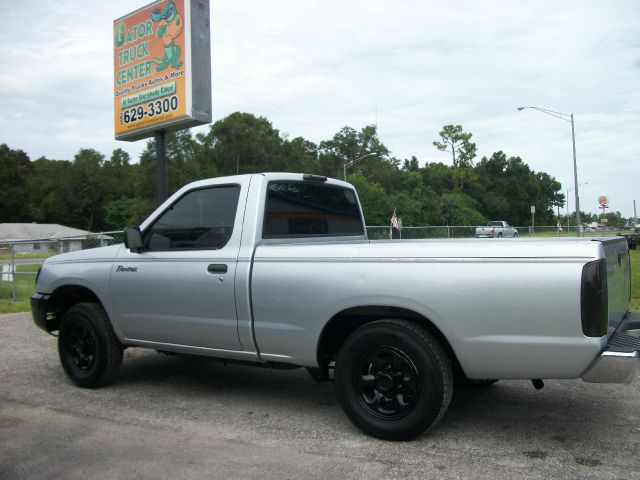 2000 Nissan Frontier Unknown