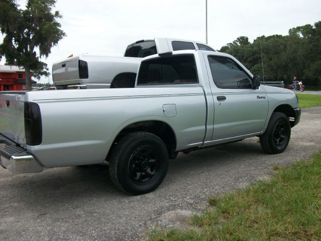 2000 Nissan Frontier Unknown