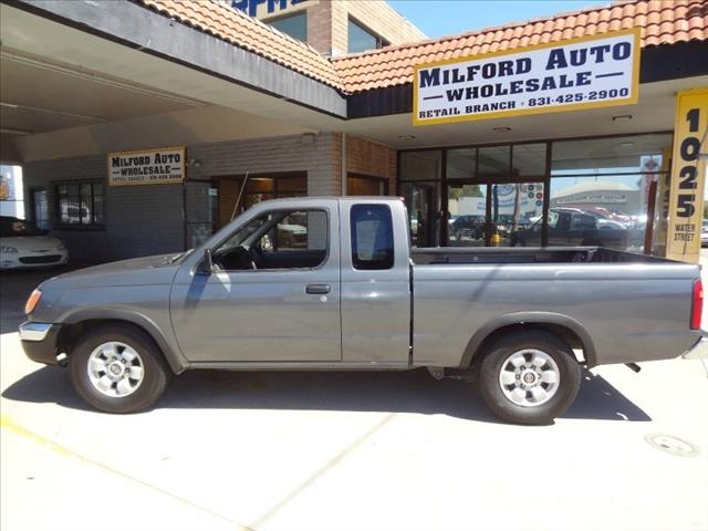 2000 Nissan Frontier CREW CAB 126.0 WB 1SE LS