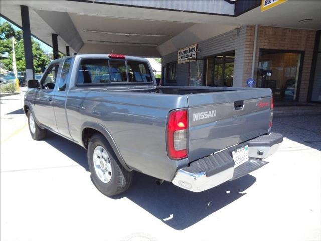 2000 Nissan Frontier CREW CAB 126.0 WB 1SE LS