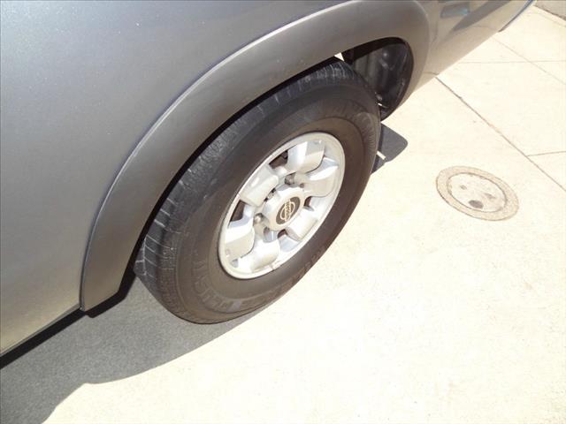 2000 Nissan Frontier CREW CAB 126.0 WB 1SE LS