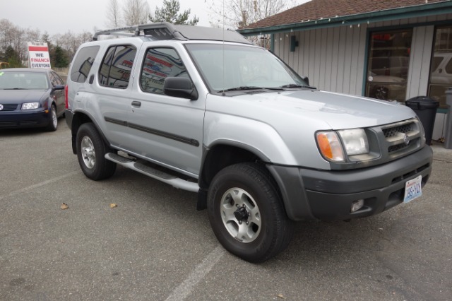 2000 Nissan Frontier SE 2WD