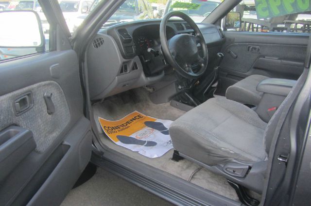 2000 Nissan Frontier E-350 Base