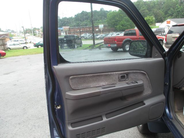 2000 Nissan Frontier SLE Z71 Crew Cab Short Bed 4X4