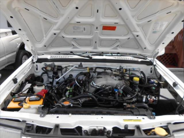 2000 Nissan Frontier SE 2WD