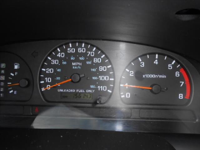 2000 Nissan Frontier SE 2WD