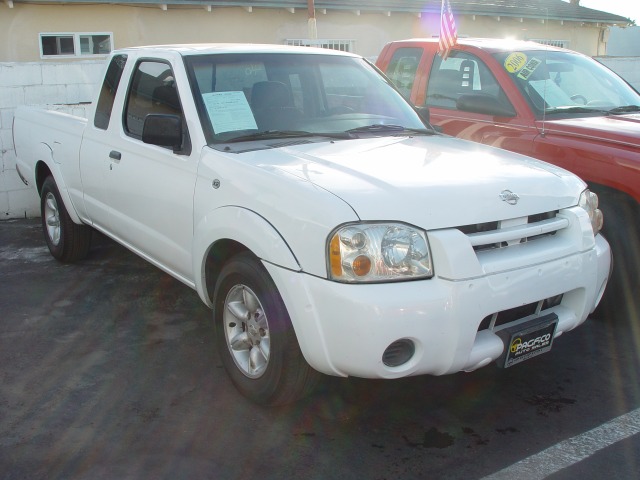 2001 Nissan Frontier SE 2WD