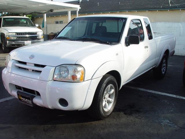 2001 Nissan Frontier SE 2WD